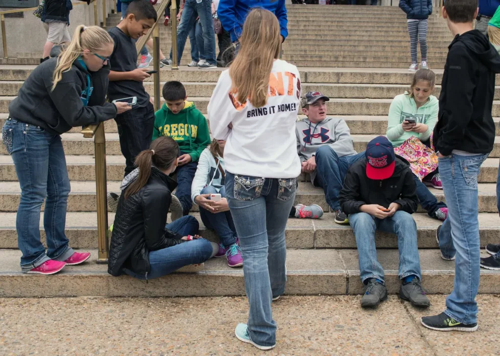 Best websites for Teenagers in the US to socialize